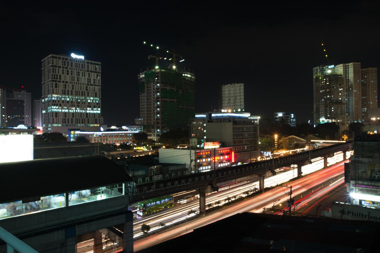 Vista Hotel Cubao Manila Eksteriør billede